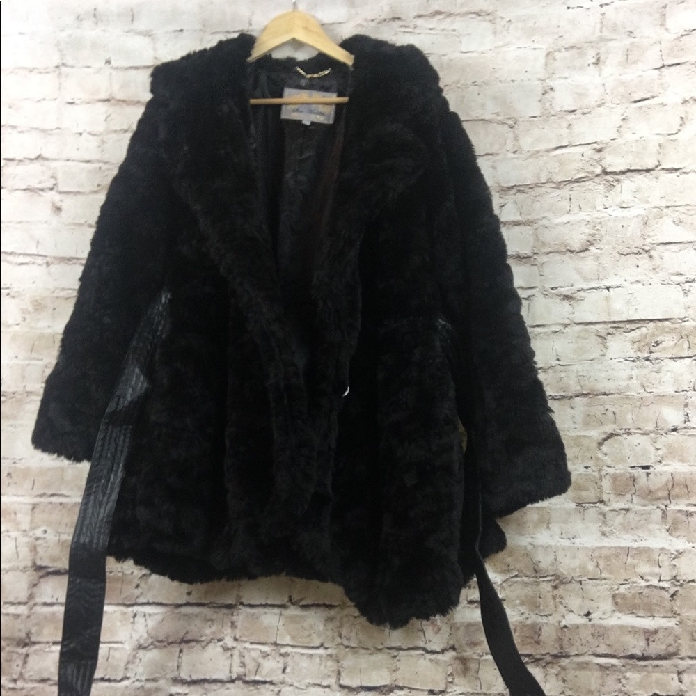 STEVE MADDEN FAUX FUR COAT